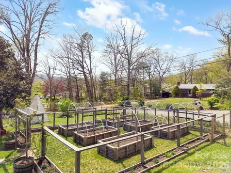 318 Stonewall Avenue Swannanoa NC 28778