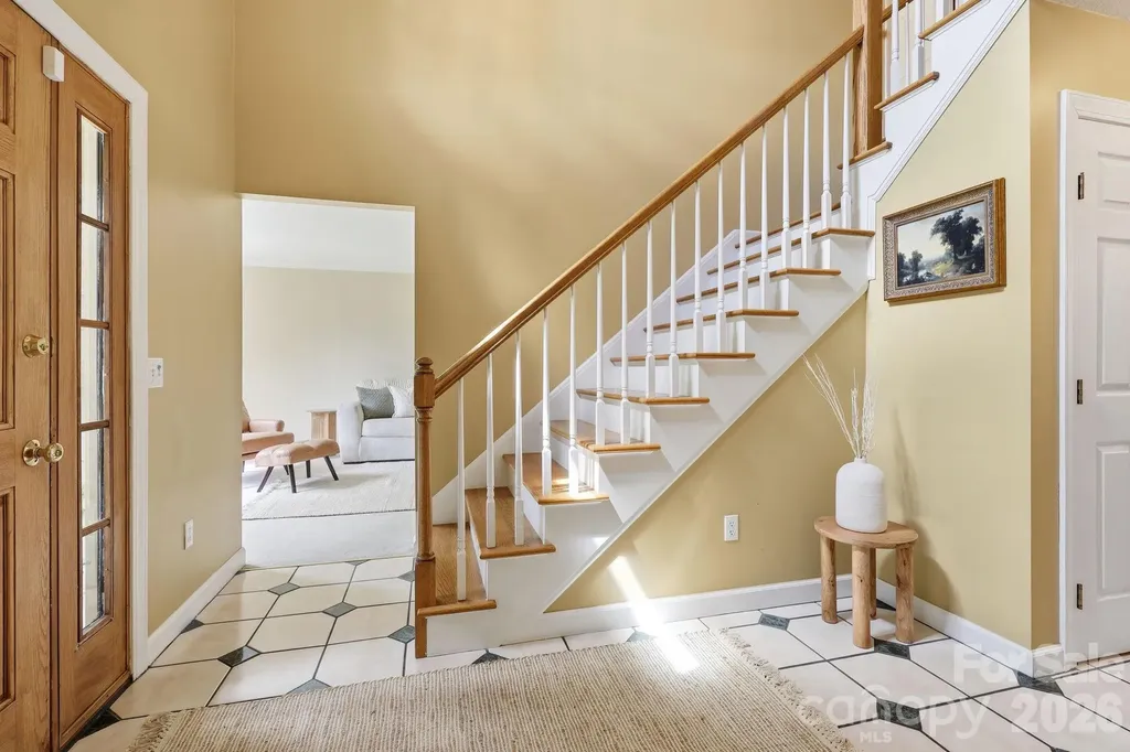 306 Woodview Court Fletcher NC 28732