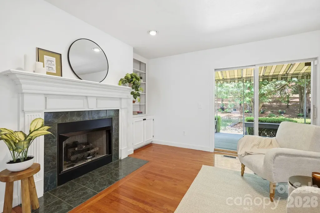 306 Woodview Court Fletcher NC 28732