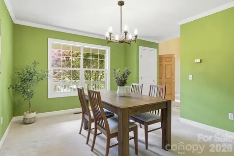 306 Woodview Court Fletcher NC 28732