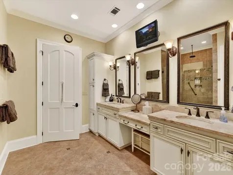 2223 Croydon Road Charlotte NC 28207
