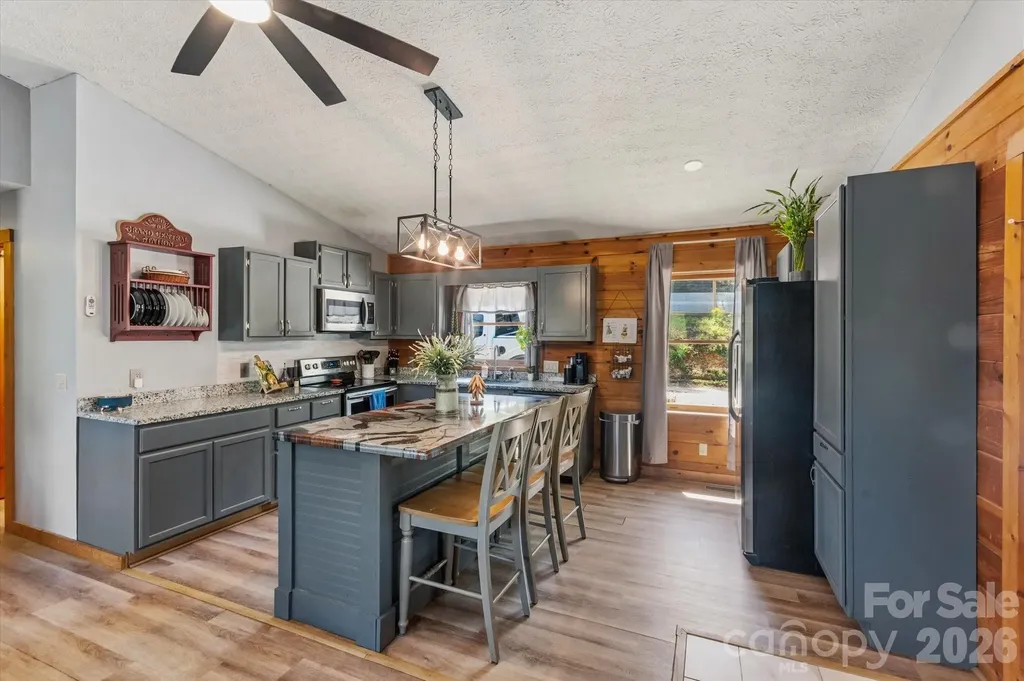 187 Cedarwood Drive Waynesville NC 28785
