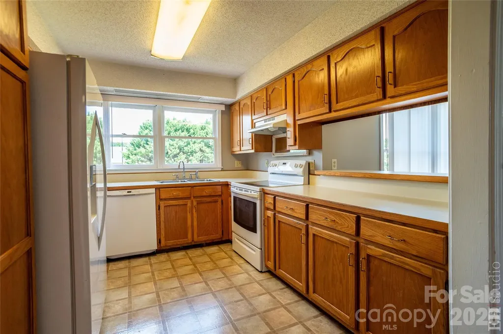 5146 Olde School Drive Hickory NC 28602