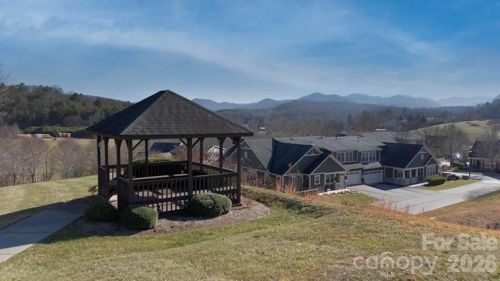 20 Brookstone Place Candler NC 28715