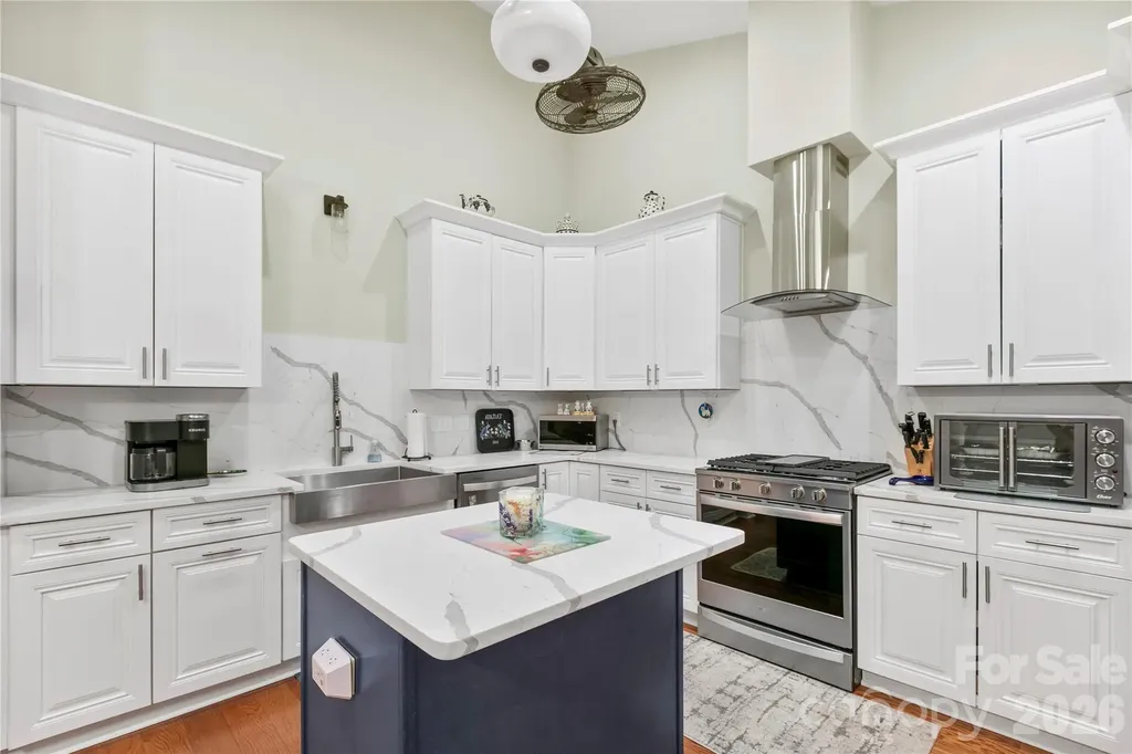 20 Brookstone Place Candler NC 28715