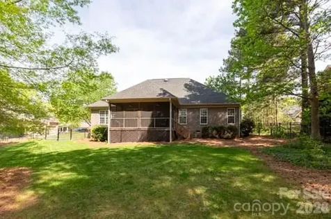147 Honeysuckle Creek Loop Mooresville NC 28117