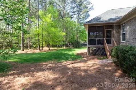 147 Honeysuckle Creek Loop Mooresville NC 28117