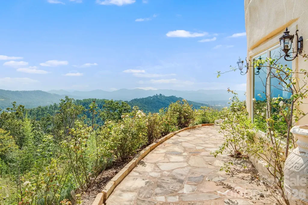44 Azura Gardens Weaverville NC 28787