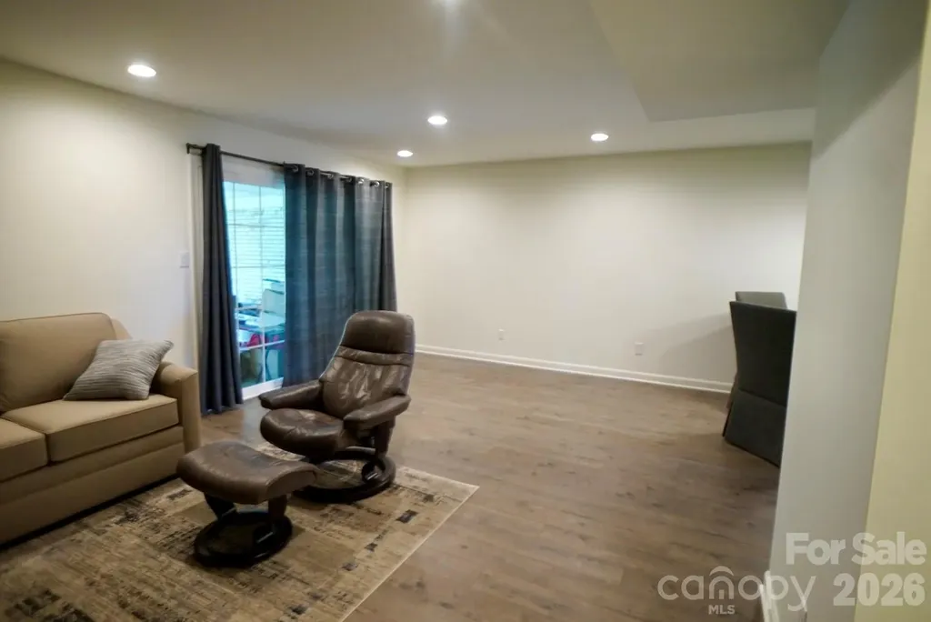 2705 N Center Street Hickory NC 28601