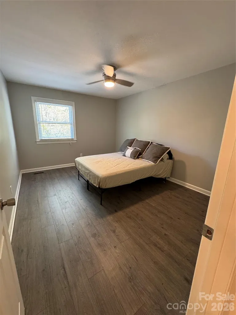 2705 N Center Street Hickory NC 28601