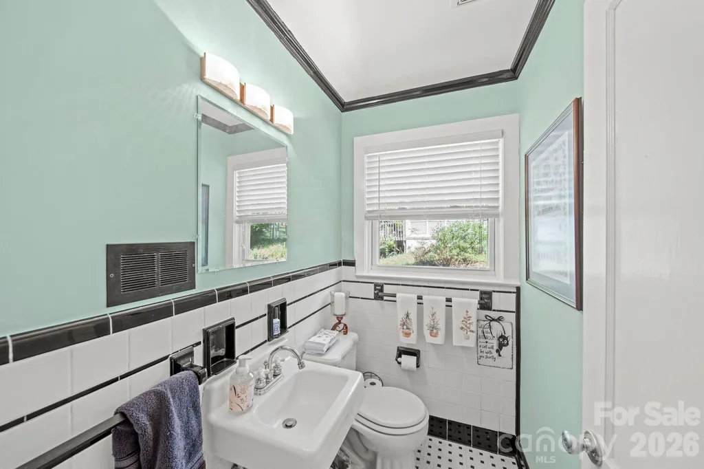 421 Tywood Street NE Lenoir NC 28645