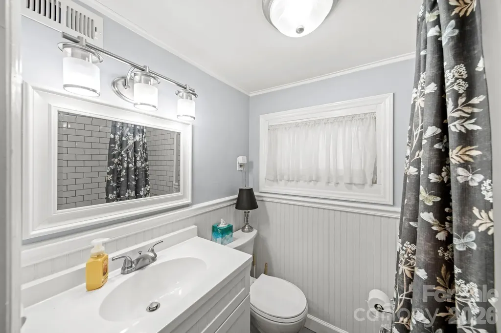 421 Tywood Street NE Lenoir NC 28645