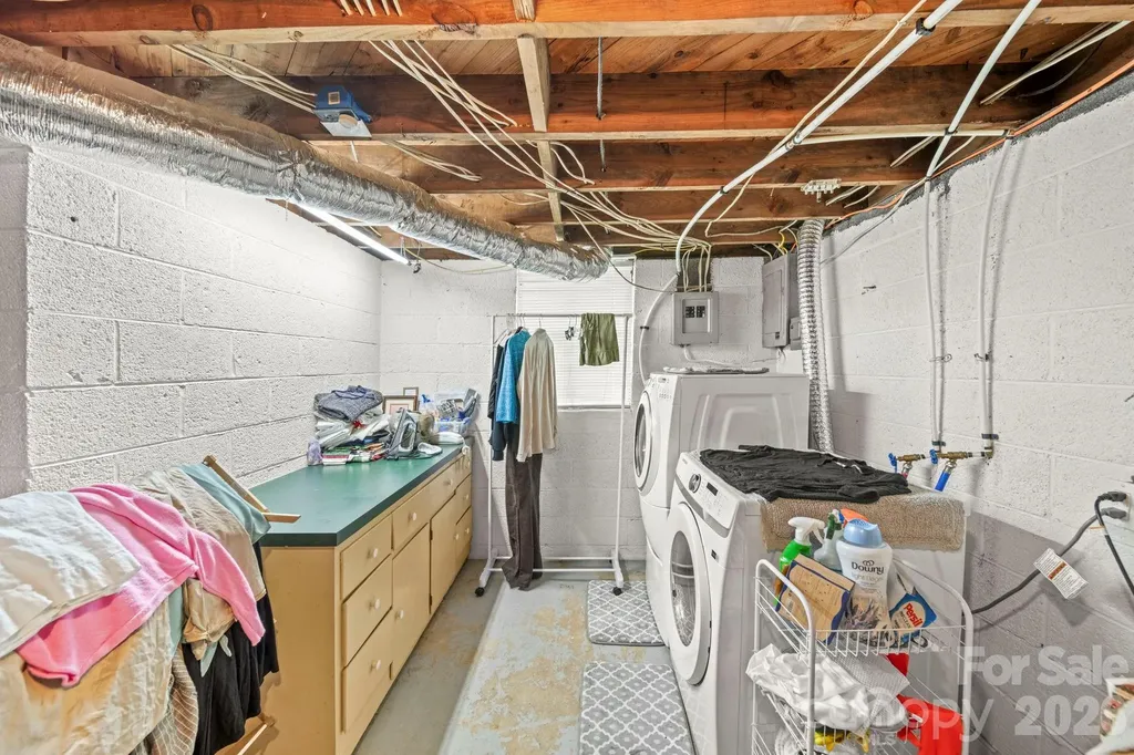 421 Tywood Street NE Lenoir NC 28645