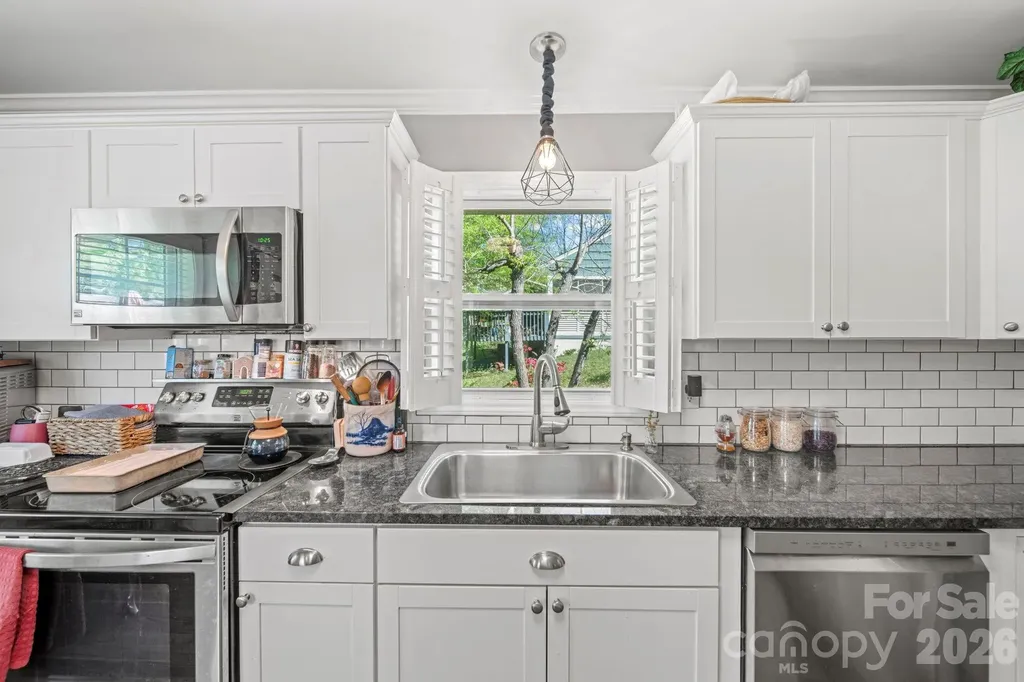 421 Tywood Street NE Lenoir NC 28645