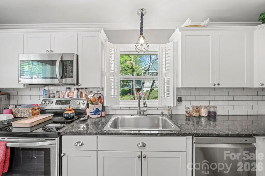 421 Tywood Street NE Lenoir NC 28645