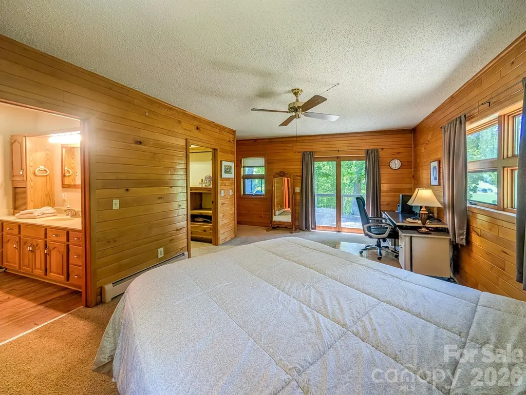 572 Pleasant Valley Road Burnsville NC 28714