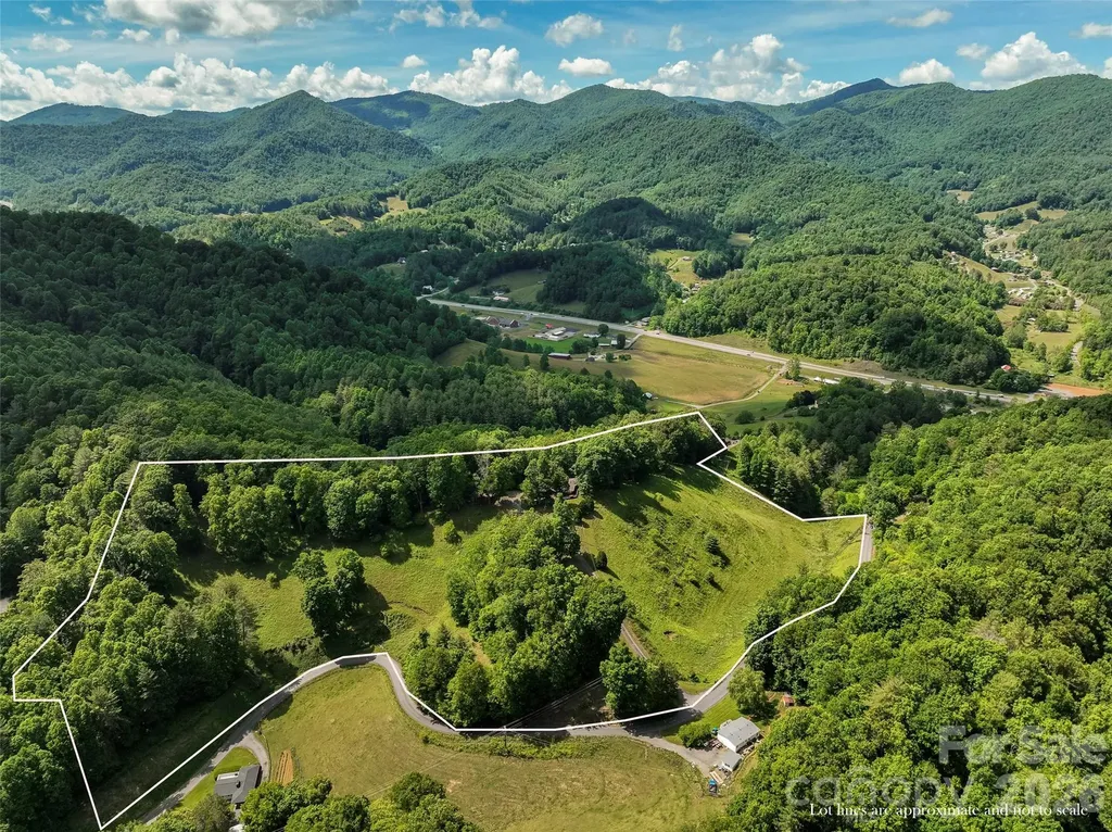 572 Pleasant Valley Road Burnsville NC 28714