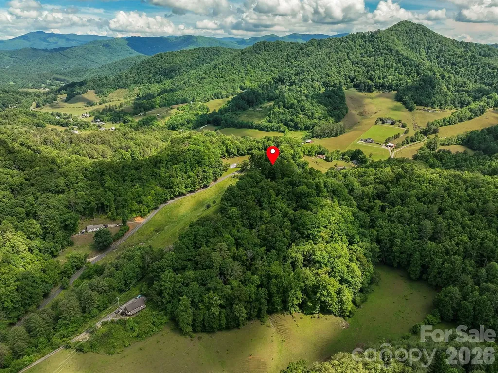 572 Pleasant Valley Road Burnsville NC 28714