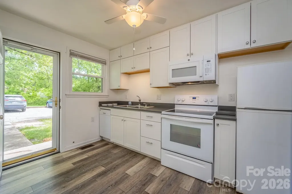 41 Trowbridge Lane Brevard NC 28712