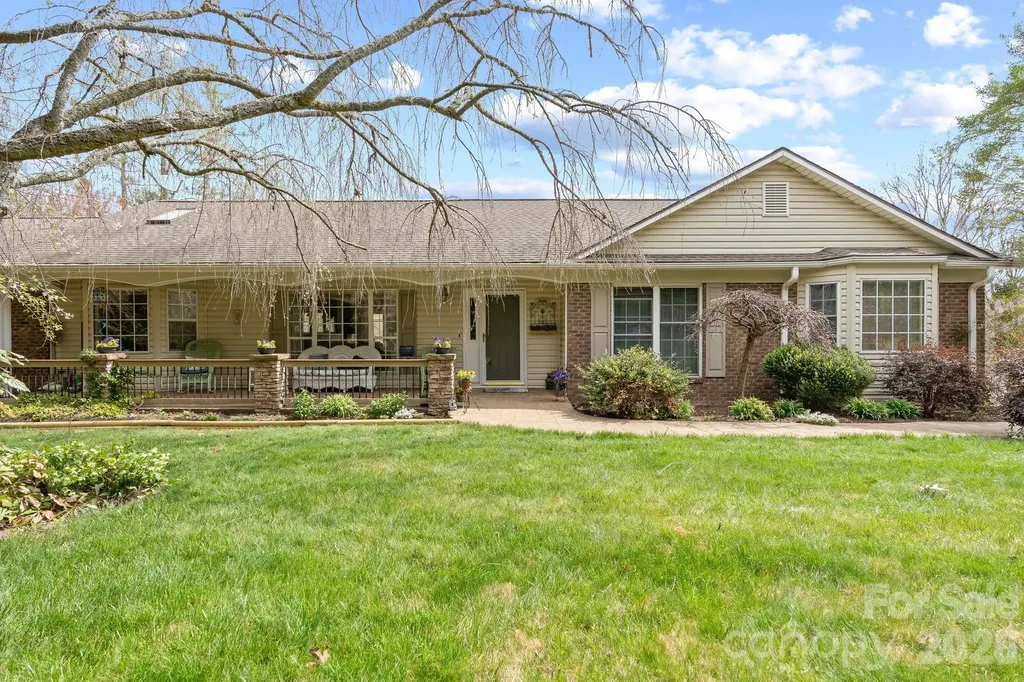 432 Hunters Glen Lane Hendersonville NC 28739