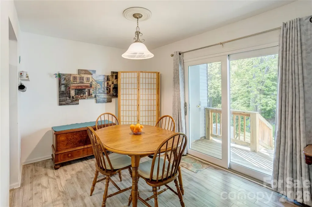 6608 Point Comfort Lane Charlotte NC 28226