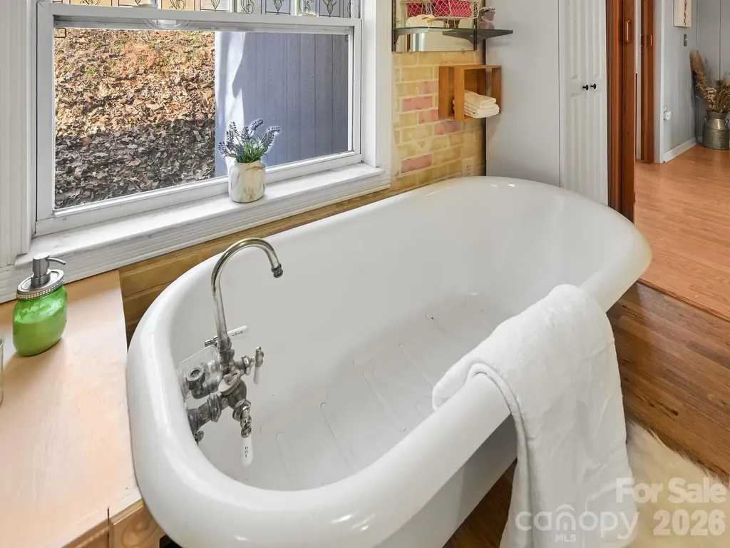 90 Davidson Gap Road Leicester NC 28748