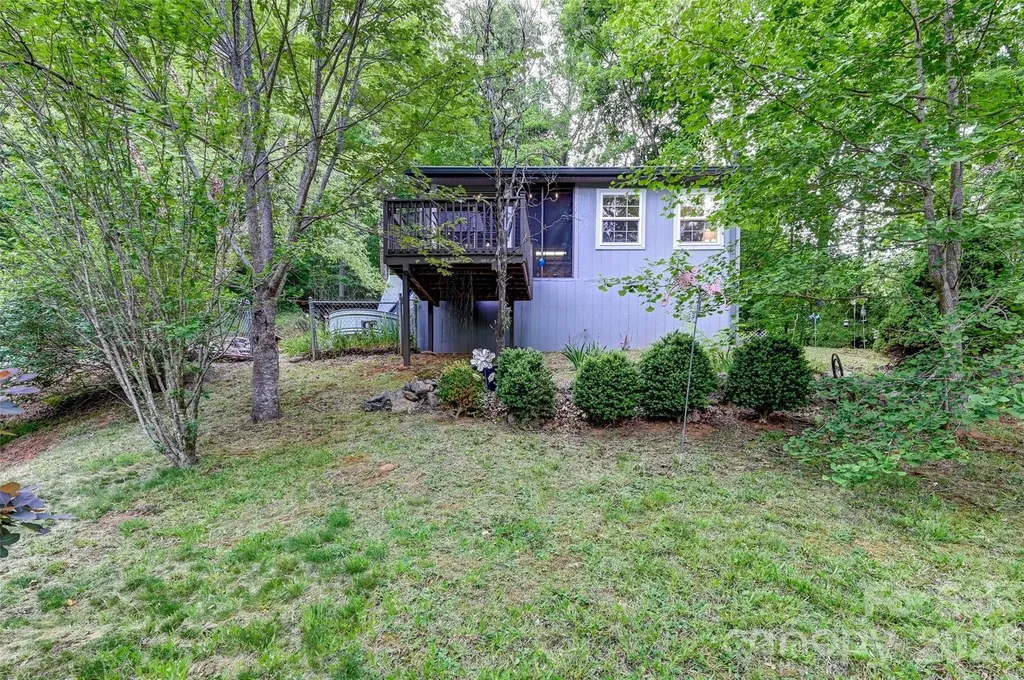 90 Davidson Gap Road Leicester NC 28748