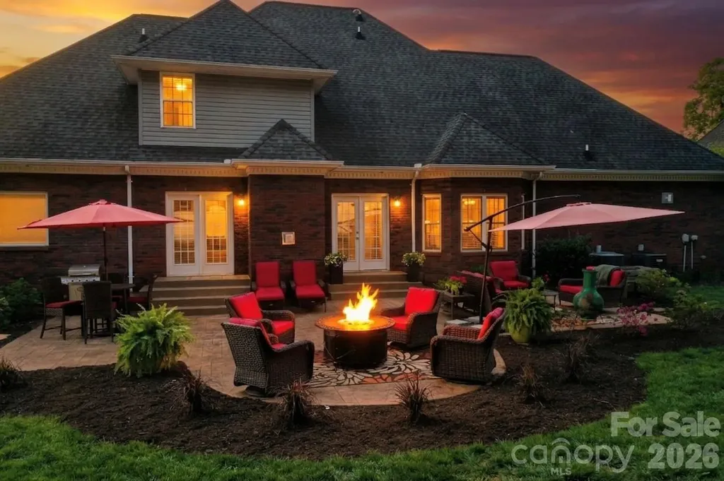 406 5th Avenue NE Conover NC 28613