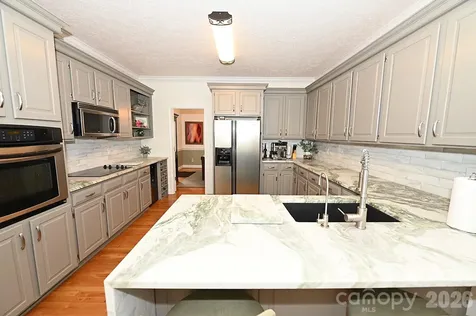 406 5th Avenue NE Conover NC 28613