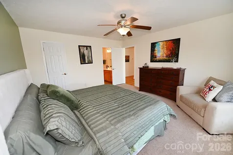 406 5th Avenue NE Conover NC 28613