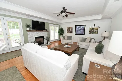 406 5th Avenue NE Conover NC 28613