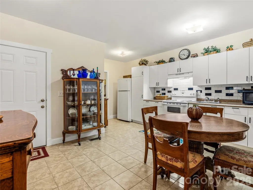 24 Sunnie Rae Lane Candler NC 28715