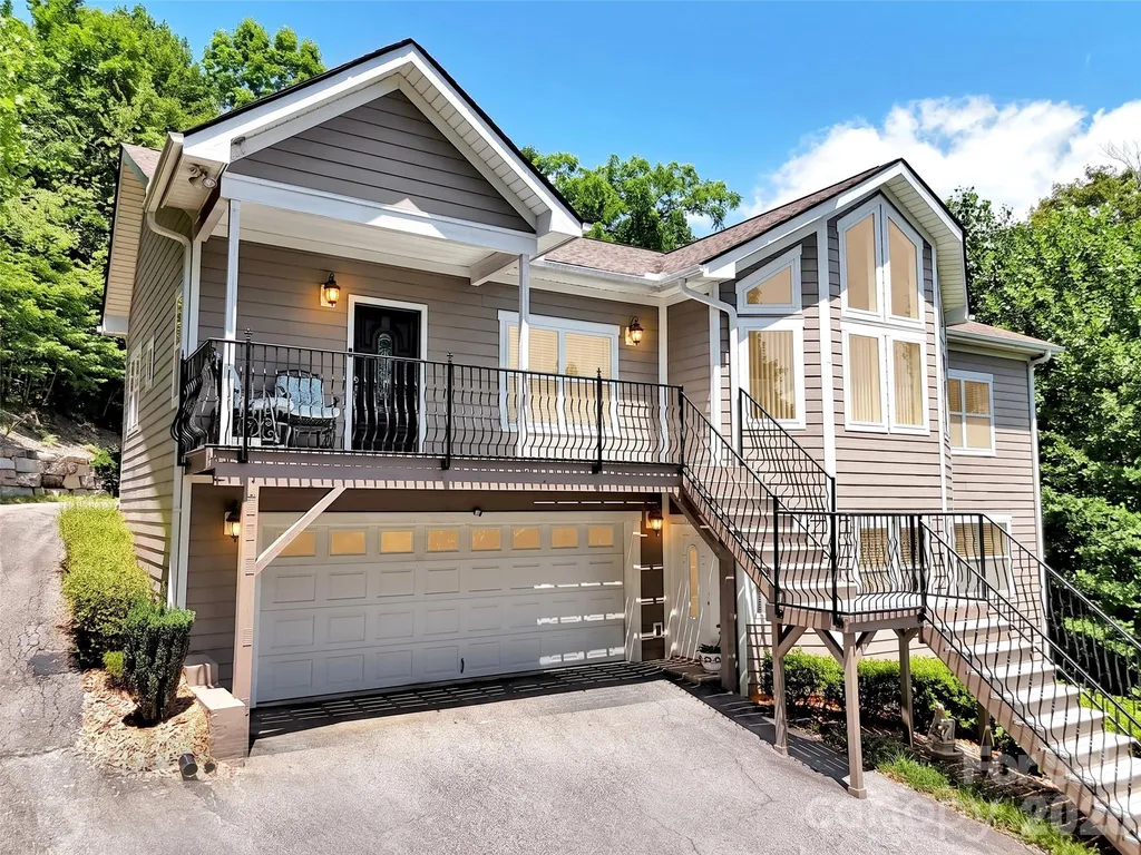 24 Sunnie Rae Lane Candler NC 28715