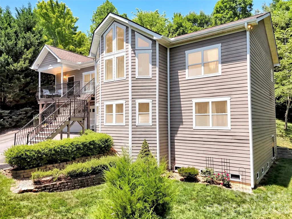 24 Sunnie Rae Lane Candler NC 28715