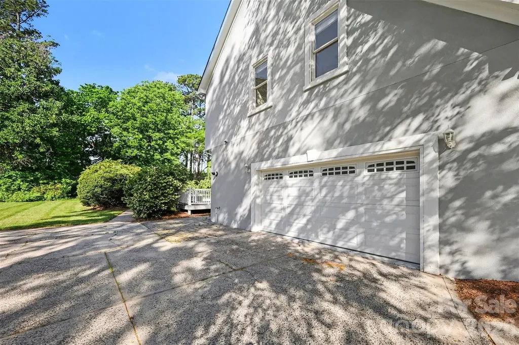 6123 Glen Manor Drive Charlotte NC 28269