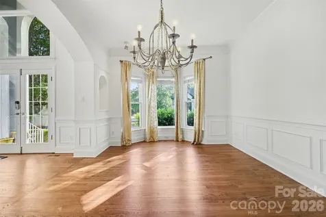 6123 Glen Manor Drive Charlotte NC 28269