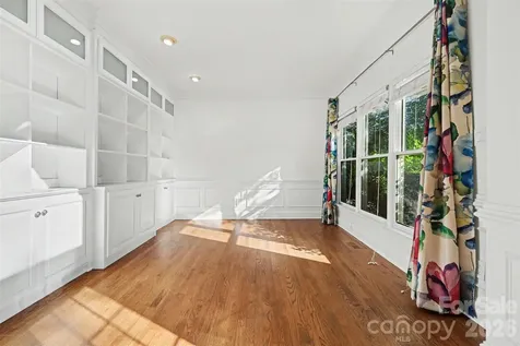 6123 Glen Manor Drive Charlotte NC 28269