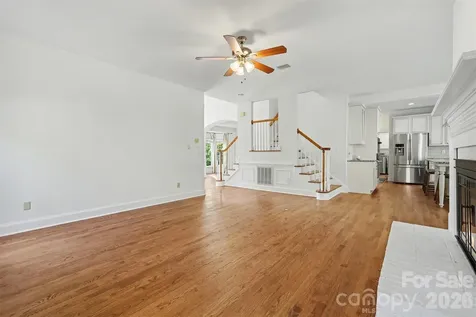 6123 Glen Manor Drive Charlotte NC 28269