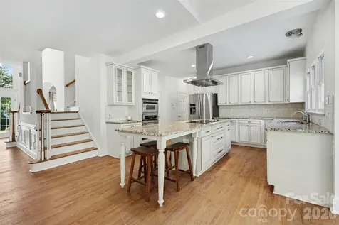 6123 Glen Manor Drive Charlotte NC 28269