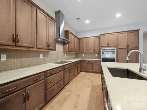 253 Stone Mountain Way Denver NC 28037