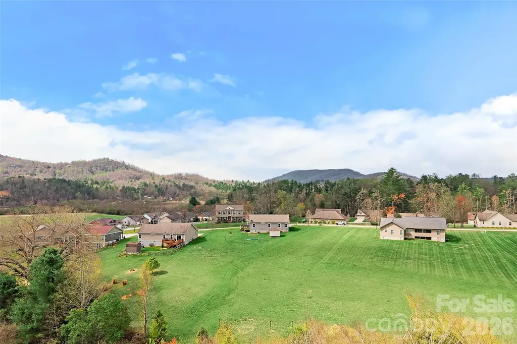 223 River Breeze Lane Etowah NC 28729