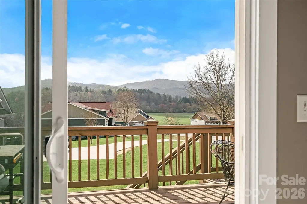 223 River Breeze Lane Etowah NC 28729