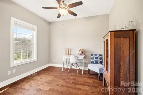 223 River Breeze Lane Etowah NC 28729