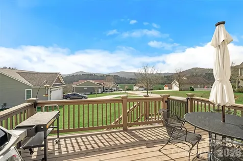 223 River Breeze Lane Etowah NC 28729