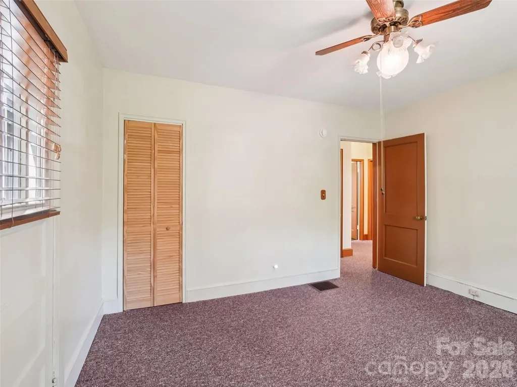 28 Kensington Drive Asheville NC 28805