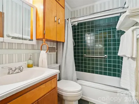 28 Kensington Drive Asheville NC 28805