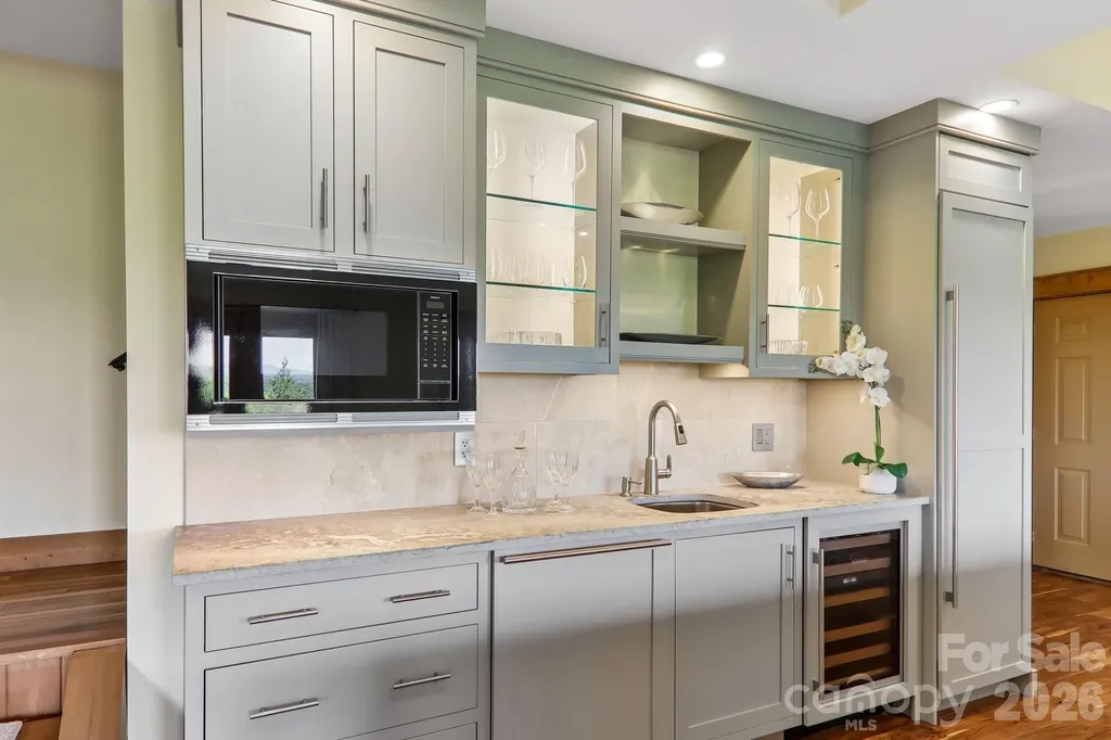 1072 Corsica Lane Saluda NC 28773