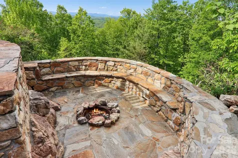 1072 Corsica Lane Saluda NC 28773