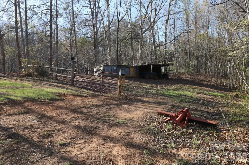 1115 Cross Creek Drive Walnut Cove NC 27052