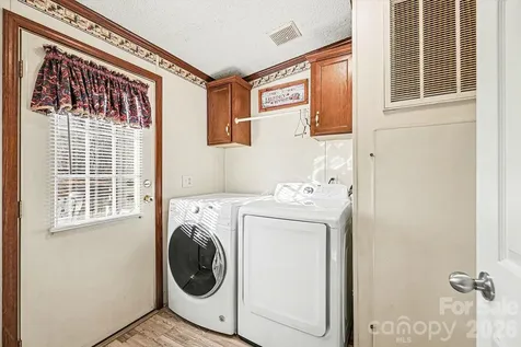 1115 Cross Creek Drive Walnut Cove NC 27052
